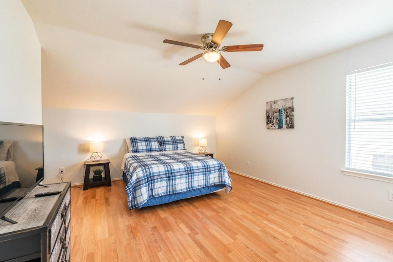 Luxury 6br Home, Game By Lackland & Seaworld Сasa de vacaciones